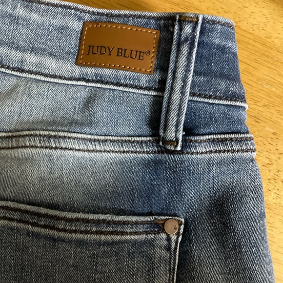 Judy Blue Skinny Fit Capri Jeans. Non Distressed. 16W. Excellent Used Condition! - Picture 4 of 8
